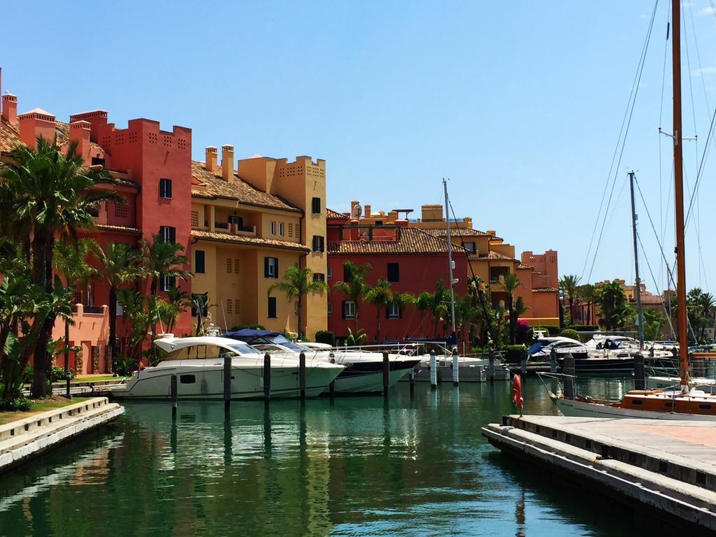 Apartmán Bahia De Casares Estepona Pokoj fotografie